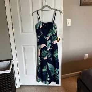 Lulus tropical jumpsuit. Size medium. Good condition.